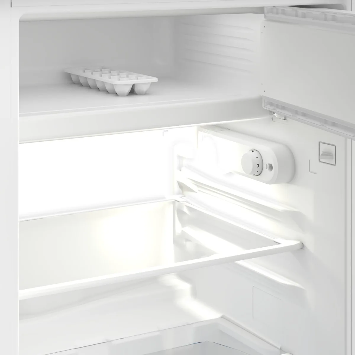 Вбудований холодильник Beko 86x55x55 см, об'єм холодильної камери 97 л, морозильна камера 13 л, 2 дверці, клас енергоефективності