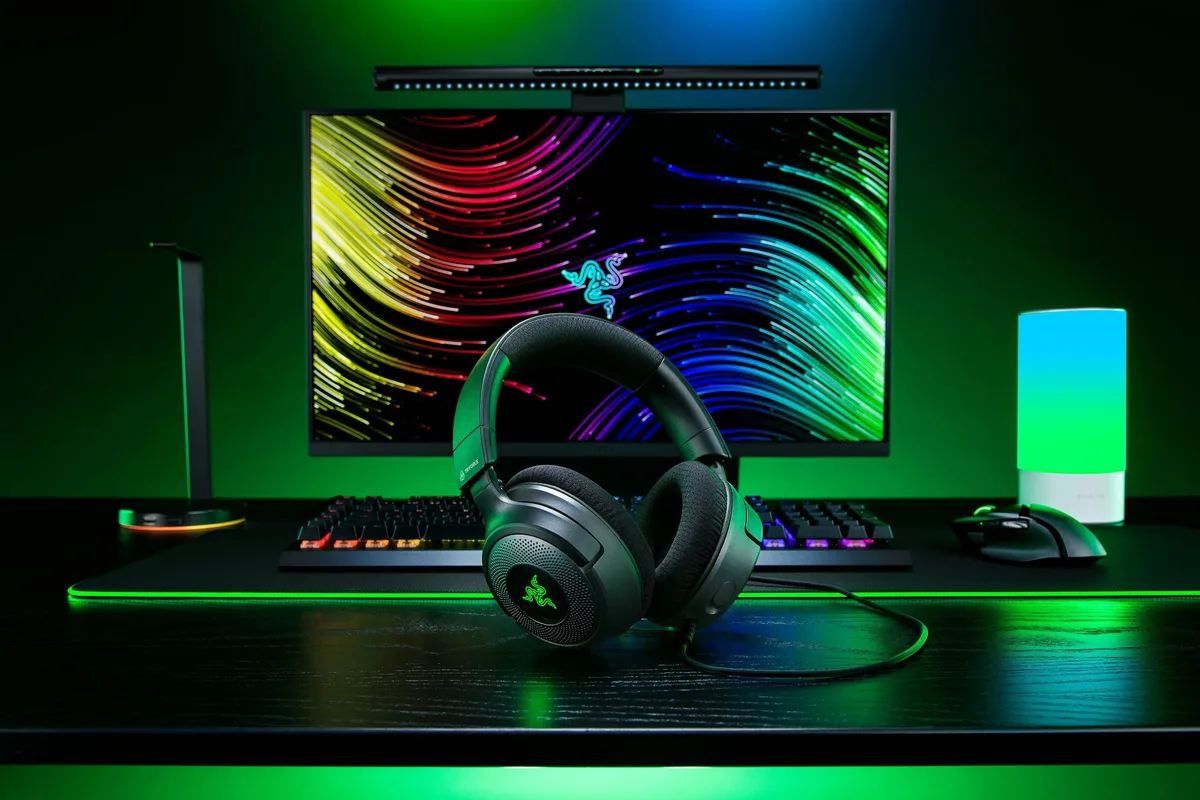 Игровая гарнитура Razer Kraken V4 X, 7.1, USB-A, 1.8м, RGB, черная.