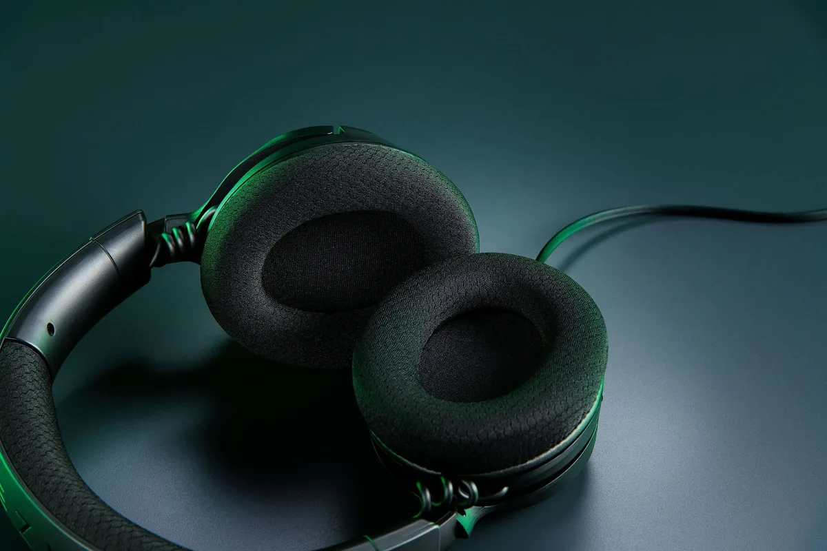 Игровая гарнитура Razer Kraken V4 X, 7.1, USB-A, 1.8м, RGB, черная.