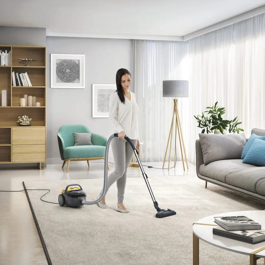 Пилосос Electrolux контейнерний 600Вт 0,92л жовтий 3 насадки