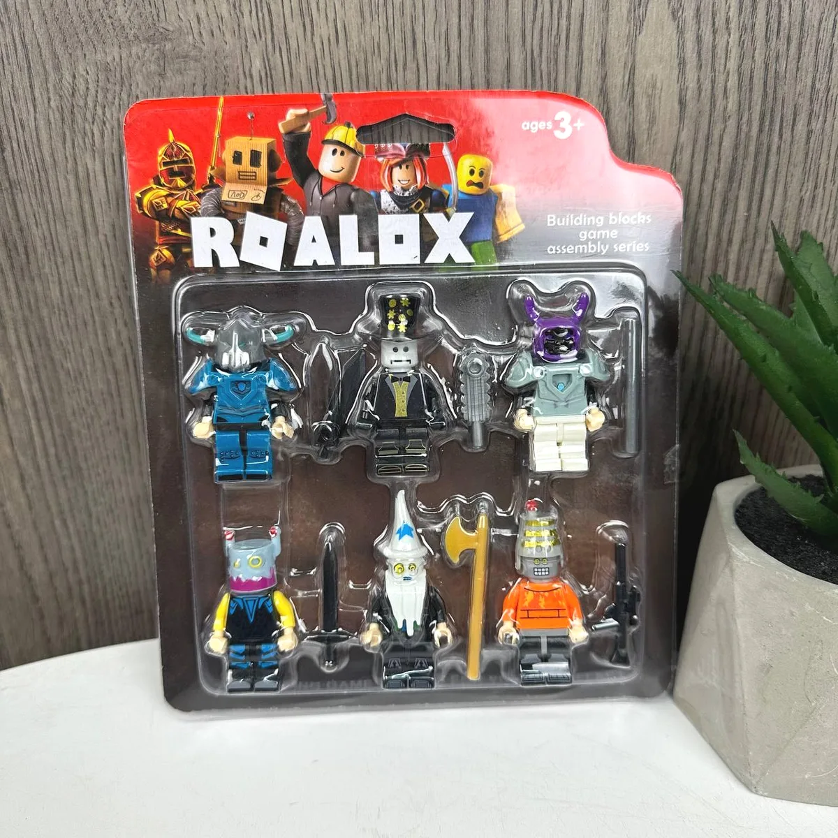 Набір фігурок LEGO Roblox 12 деталей пластик 19х16,5 см різні кольори