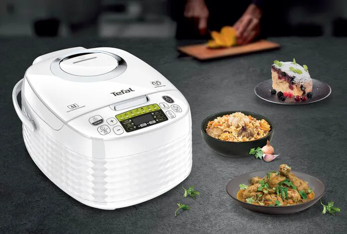 Мультиварка Tefal Spherical, потужність 750 Вт, об'єм чаші 5 л, електронне управління, пластиковий корпус, білий колір.