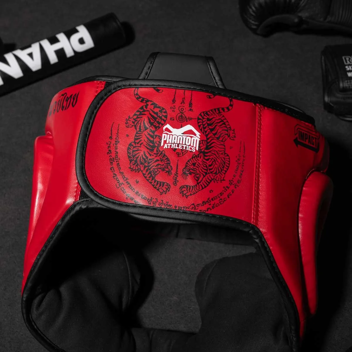 Боксерський шолом Phantom PU-шкіра універсальний червоний