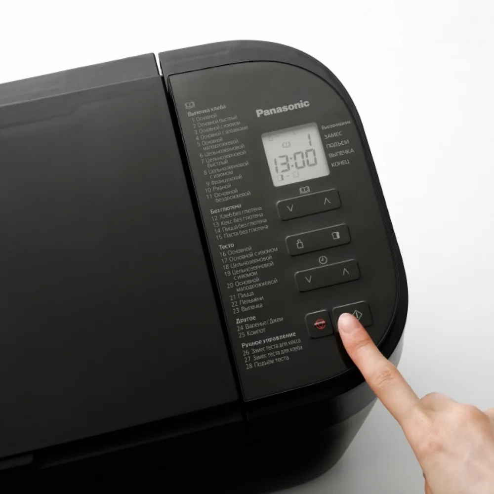 Хлібопічка Panasonic потужністю 550 Вт, 28 програм, максимальна вага хліба - 1,25 кг, прямокутна форма, пластиковий корпус, чорног