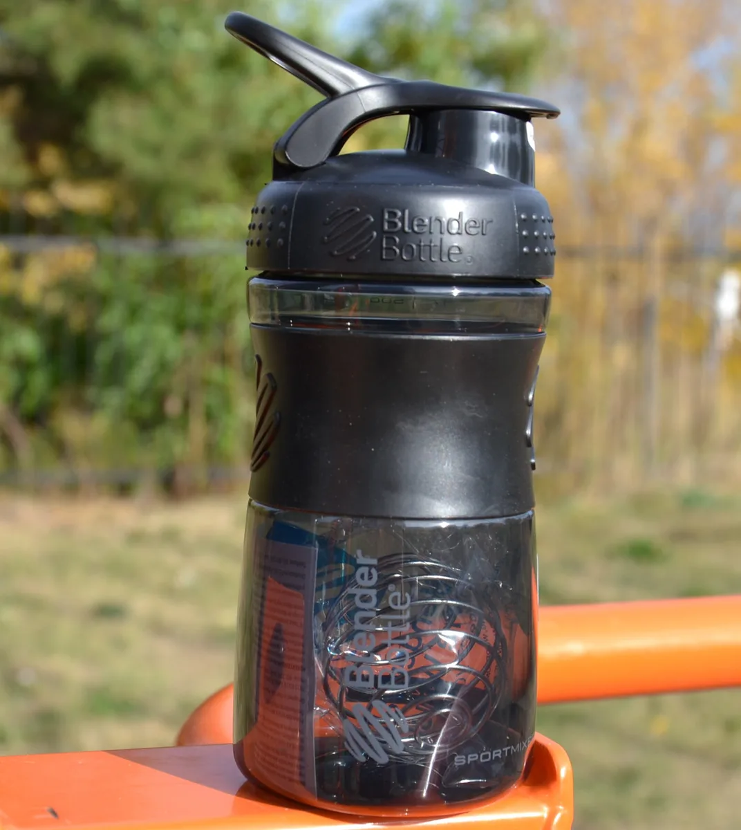 Шейкер BlenderBottle Tritan 590 мл Чорний