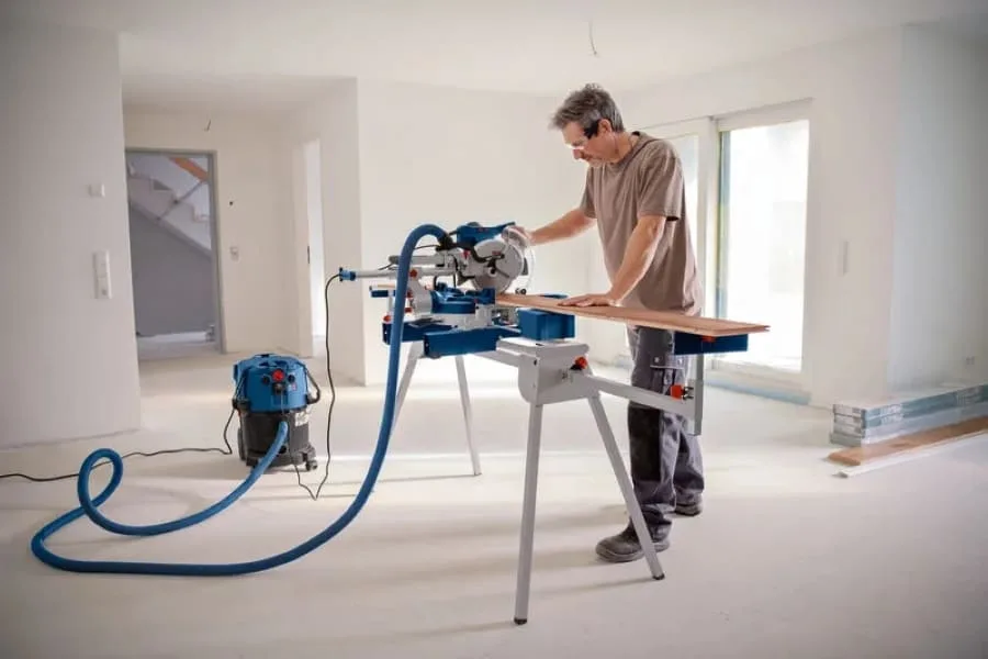 Пила торцевальная Bosch дисковая электрическая 216 мм 1200 Вт 5200 об/мин