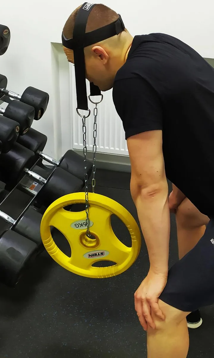 Упряж EasyFit нейлон 40 мм чорна для тренування шиї.
