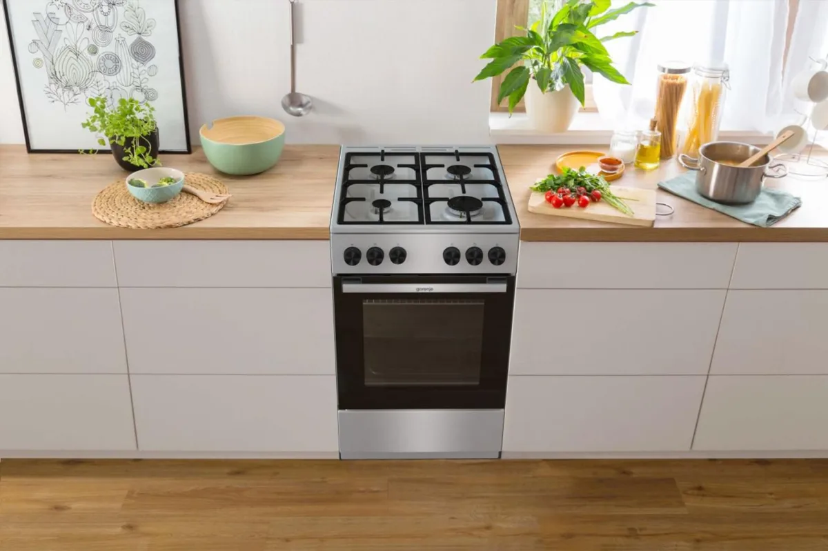 Газова плита Gorenje, 70 л, 50x60 см, чавунні решітки, нержавіюча сталь.