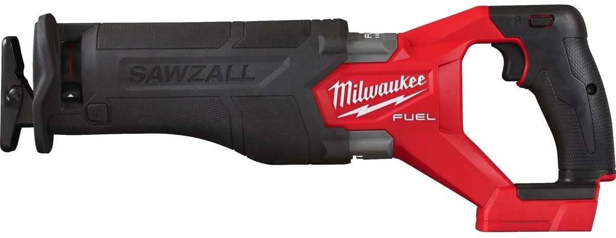 Акумуляторна шабельна пила Milwaukee 18В безщіткова 300мм для різання дерева і металу легка 3,8кг