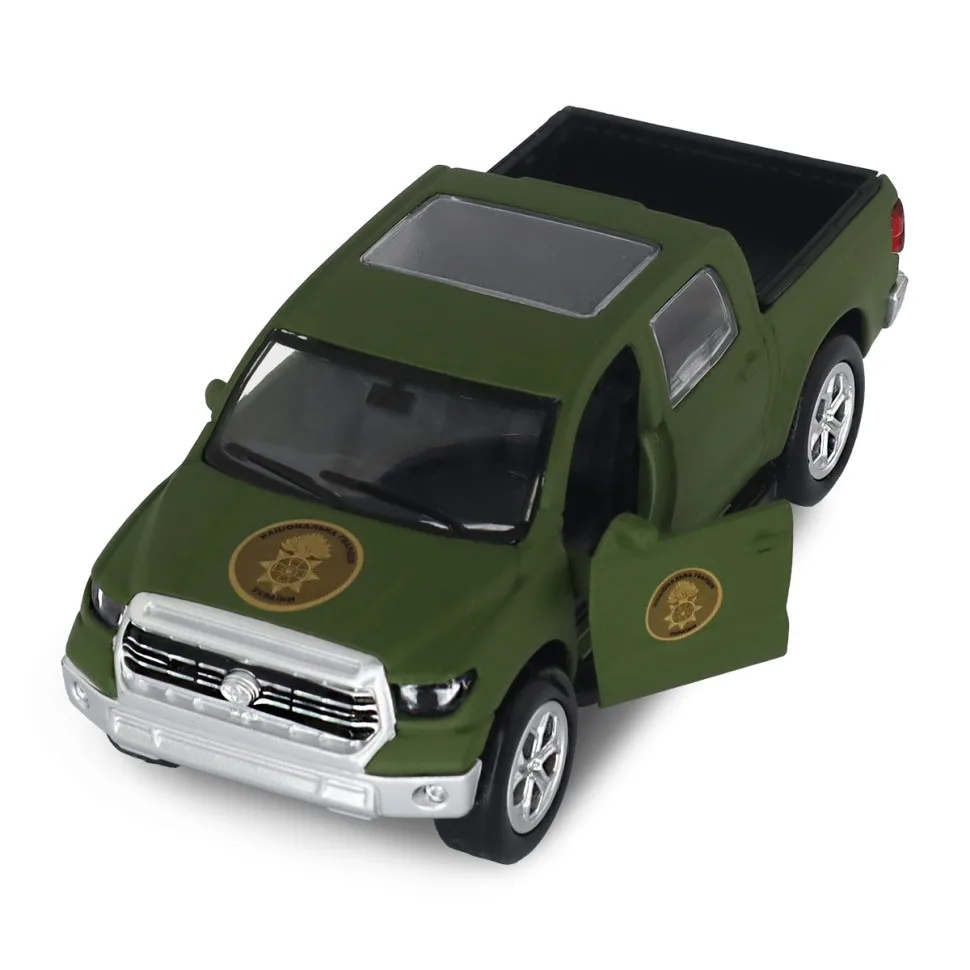 Автомодель Toyota Tundra металевий 1:40 зелений Шеврони Героїв