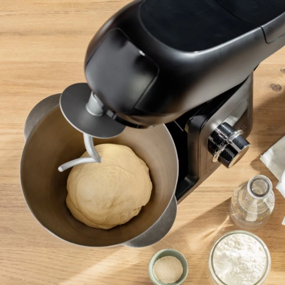 Кухонний комбайн Tefal Bake Partner 1100Вт, металевий контейнер, пластиковий корпус, 6 насадок, чорний.