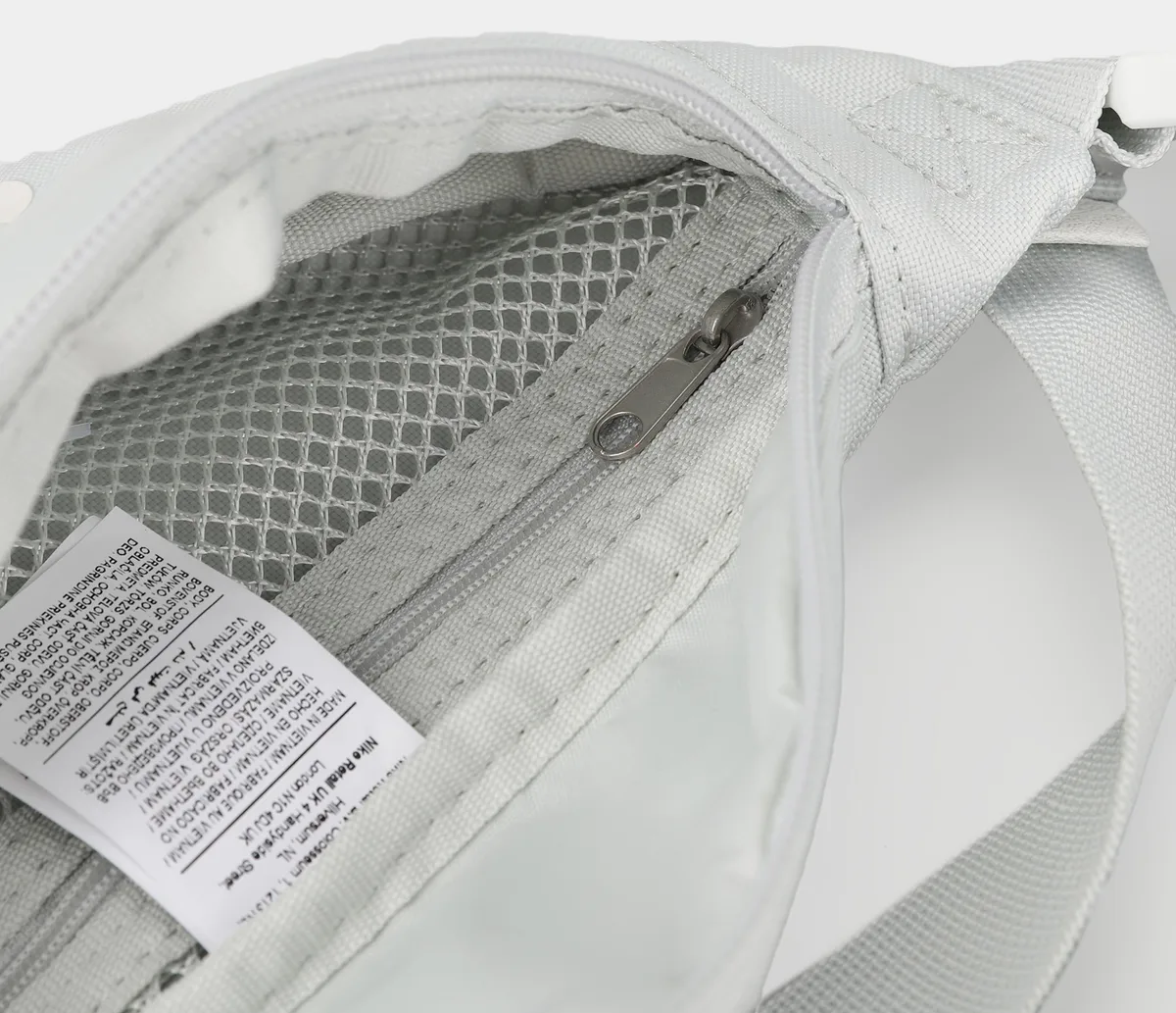 Сумка на пояс NIKE поліестер S сірий 28x8x13 см 1 л