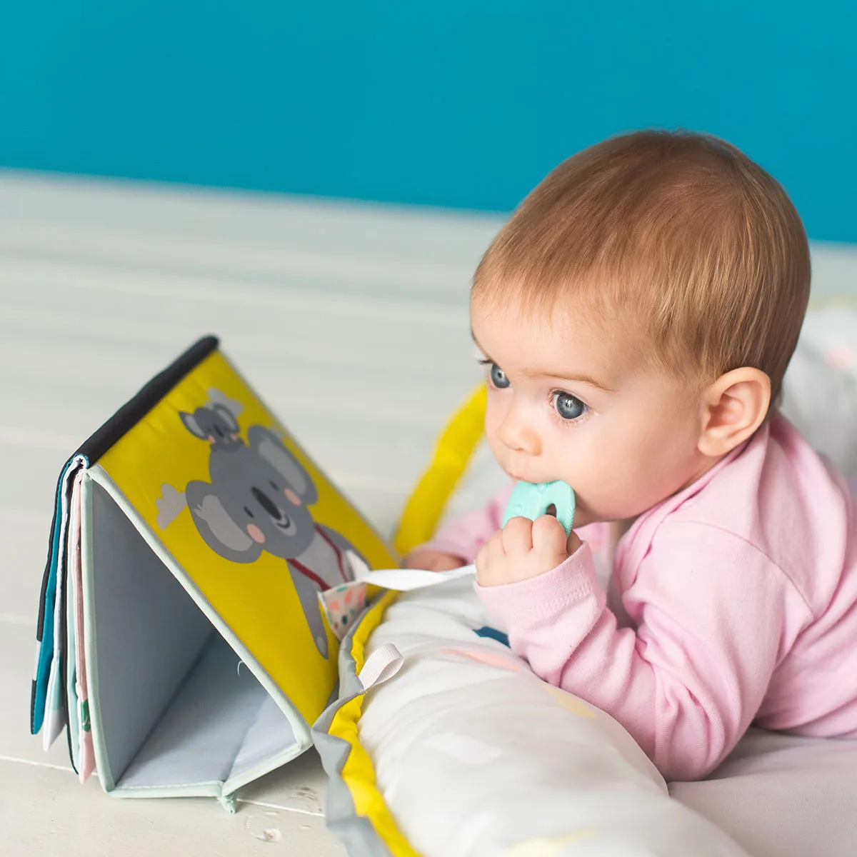 Развивающая книжка Taf Toys комбинированные материалы 25х27 см Мечтательные Коалы