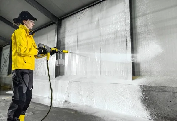 Насадка для пінного миття Karcher Advanced, продуктивність 400-600 л/год, тиск 300 бар, об'єм 1 л, вага 0.81 кг.