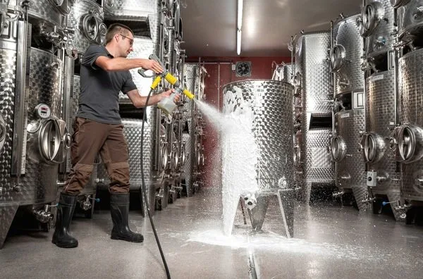 Насадка для пінного миття Karcher Advanced, продуктивність 400-600 л/год, тиск 300 бар, об'єм 1 л, вага 0.81 кг.