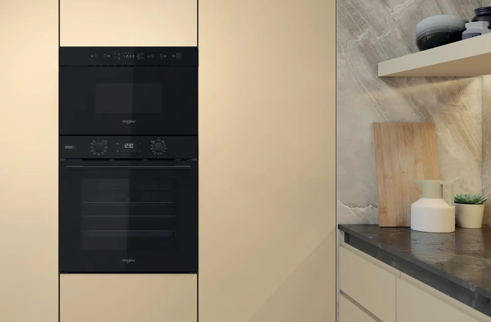 Микроволновая печь Whirlpool с грилем 22 л 59,5х38,2х32 см Черная