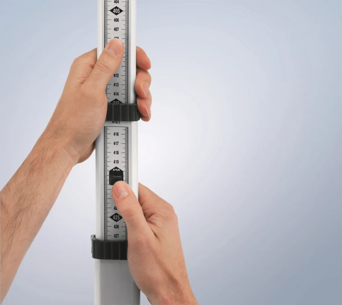 Рельс измерительный телескопический Bosch Professional алюминиевый для оптических нивелиров 125-500 см 5 секций для измерения неровностей уровень