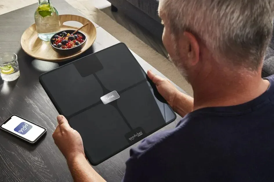 Весы Tefal напольные Body Fat Goodvibes Health, 180 кг, 1 х Li-ion, USB-кабель в комплекте, стеклянные, черные