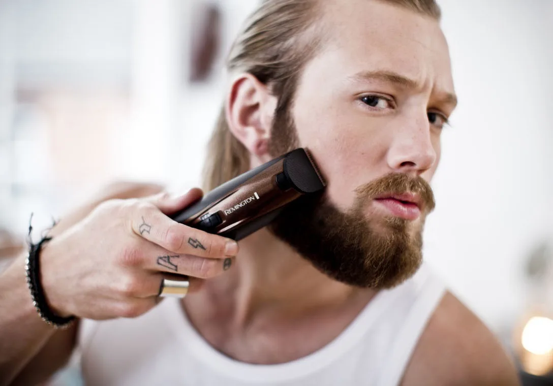 Тример для бороди та вусів Remington титан 1-35 мм чорний коричневий