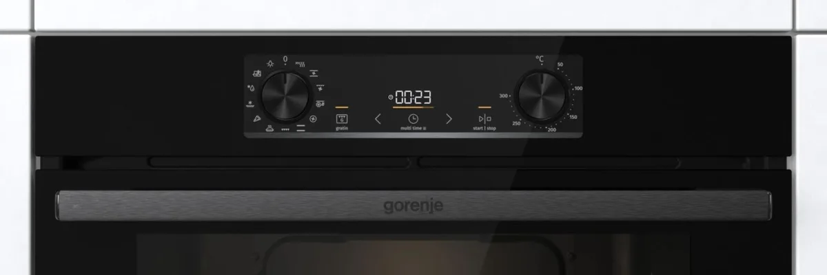 Духова шафа Gorenje електрична 77л чорна A+ IconLed макс.темп 300°C