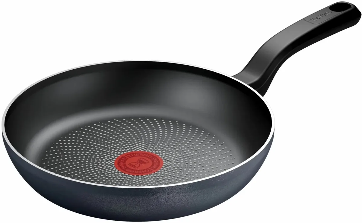 Сковорода Tefal алюмінієва 24 см чорна з титановим покриттям
