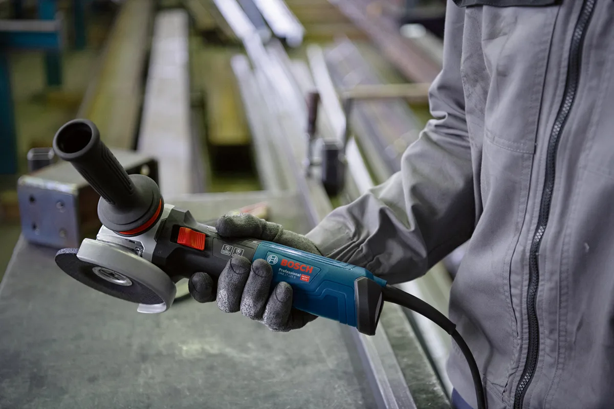 Кутова шліфувальна машина Bosch Professional GWS 14-125 S, 125 мм, 1400 Вт, 1800-11500 об/хв, 2.2 кг.
