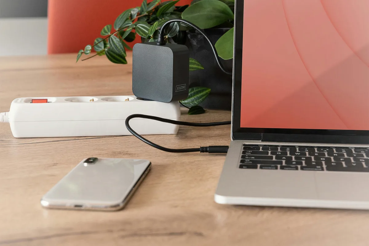 Зарядное устройство DIGITUS USB-C 65 Вт черное 1 2 м огнестойкое