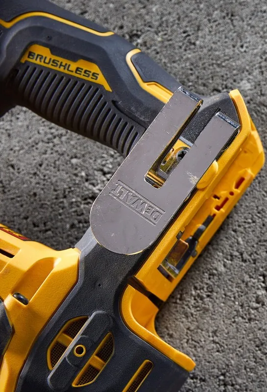 Акумуляторний перфоратор DeWalt SDS PLUS 18В XR 1.4Дж, 0-1060 об/хв, 0-4980 ударів/хв, 2 режими, 1.8 кг, без батареї та зарядного