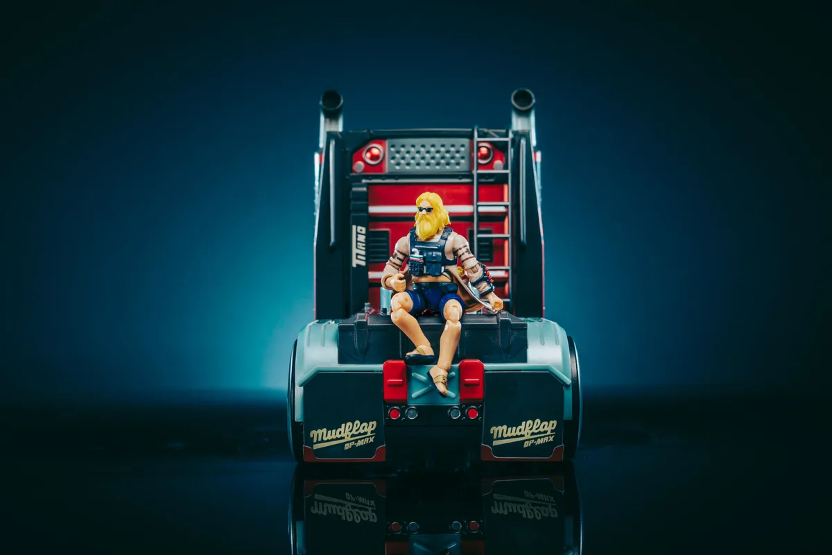 Машинка на р/к Fortnite Deluxe Feature Vehicle RC Mudflap, Relaxed Fit Jonesy