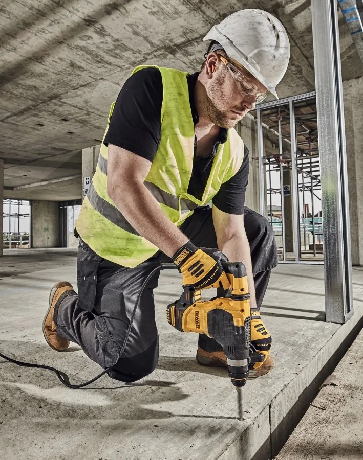 Перфоратор DeWALT SDS-Plus 950Вт, 3.5Дж, 0-5200уд/хв, 0-1150об/хв, 3 режими, у кейсі, 3.7кг