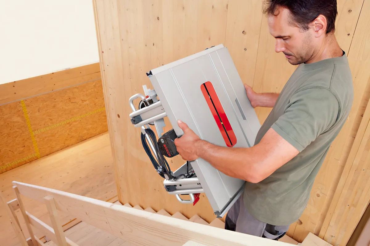 Стіл для розпилювання Bosch Professional GTS 10 J, 1800 Вт, диск 254 мм, 3650 об/хв, вага 26 кг.