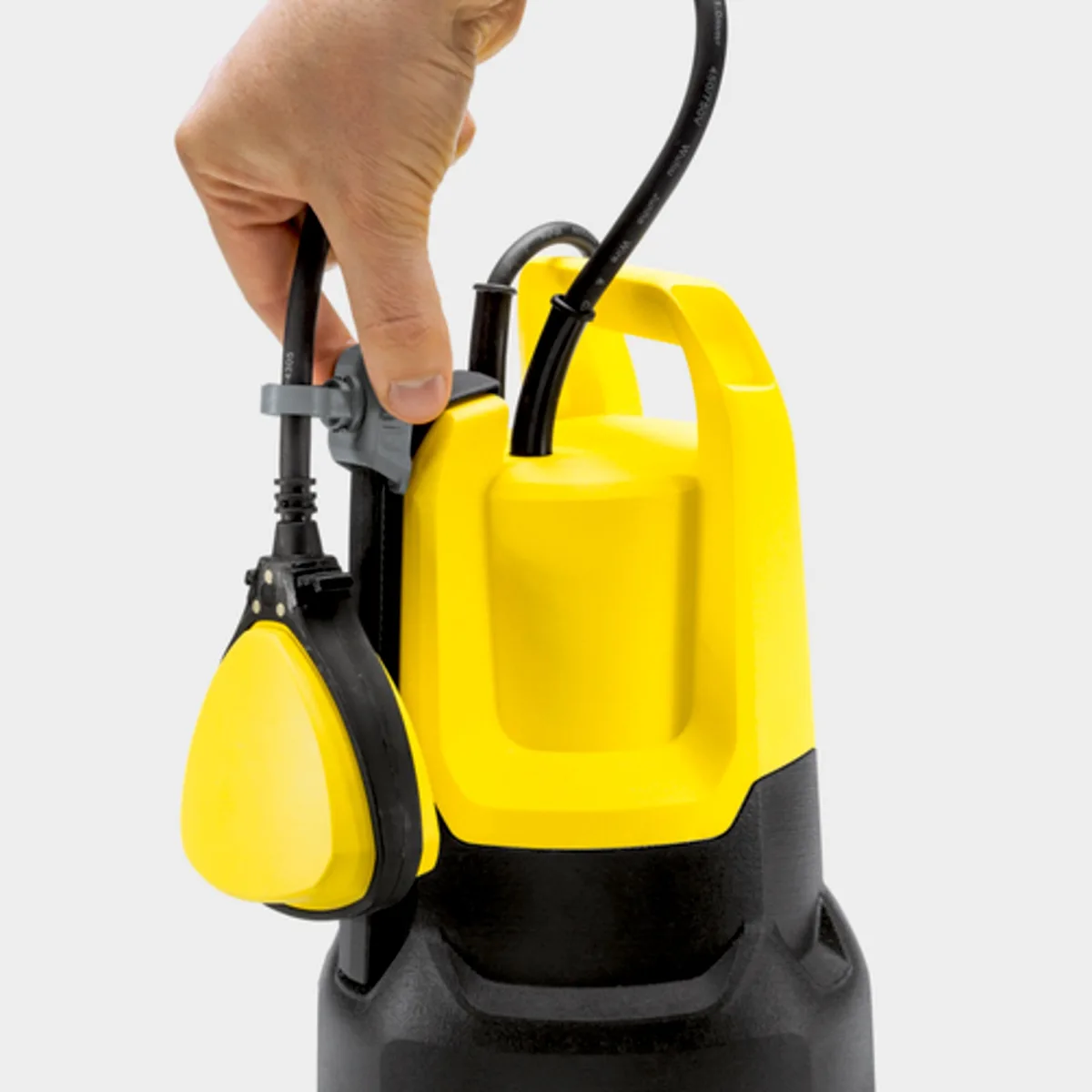 Дренажний насос Karcher SP 16.000 Dual, 550 Вт, продуктивність 16 куб. м/год, максимальна висота підйому 9 м, глибина занурення 7