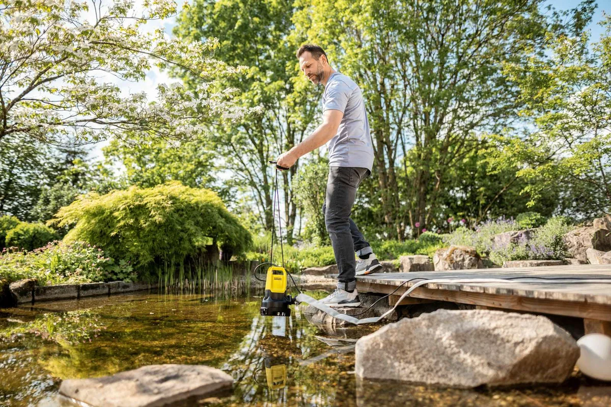 Дренажний насос Karcher SP 16.000 Dual, 550 Вт, продуктивність 16 куб. м/год, максимальна висота підйому 9 м, глибина занурення 7