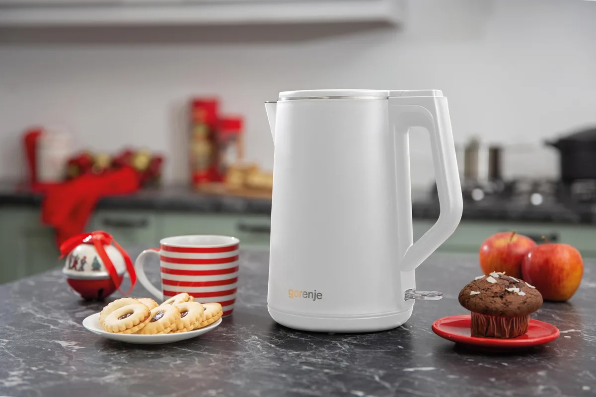 Електрочайник Gorenje 1.5л, пластиковий, матовий білий.