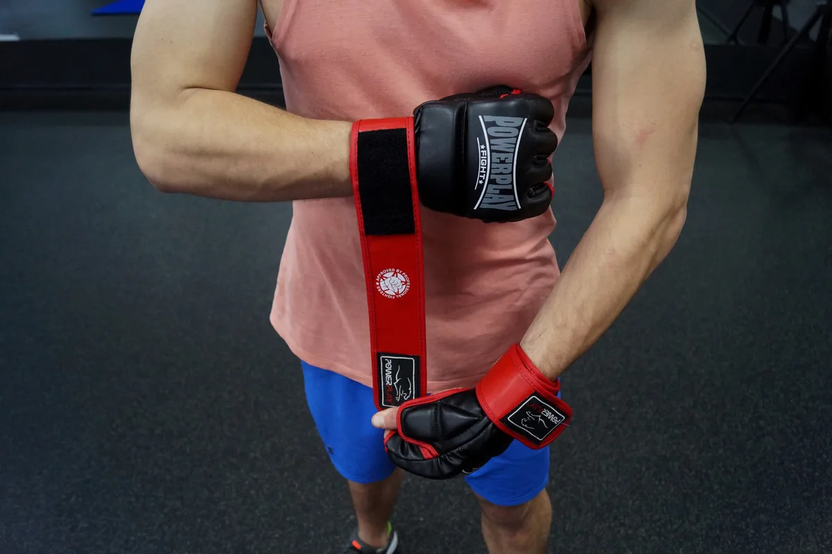 Перчатки для MMA Active Point Искусственная кожа L Черные Красные