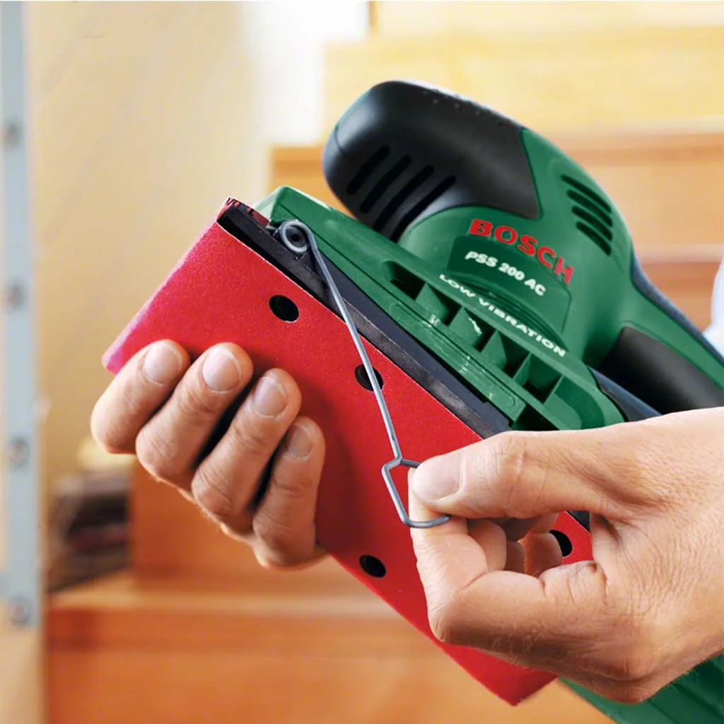 Вібраційна шліфмашина Bosch PSS 200 AC, 200 Вт, платформа 93x230 мм, 24000 об/хв, вага 1.6 кг.