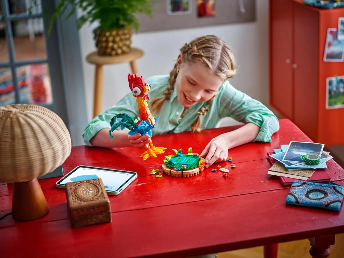 Конструктор LEGO Disney Princess 566 деталей різнокольоровий для дітей від 9 років