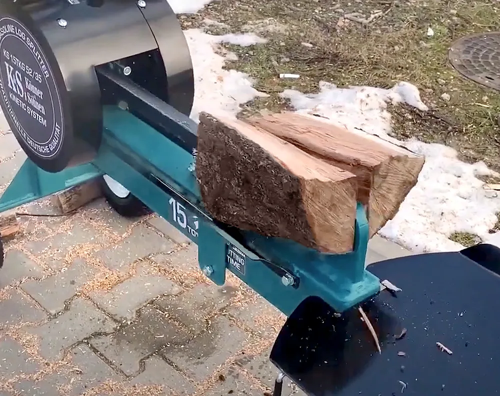 Бензиновий дровокол KonnerSohnen KS 15TKG 52/35 кінетичного типу потужністю 6.5 к.с. для горизонтального розколювання деревини, ва