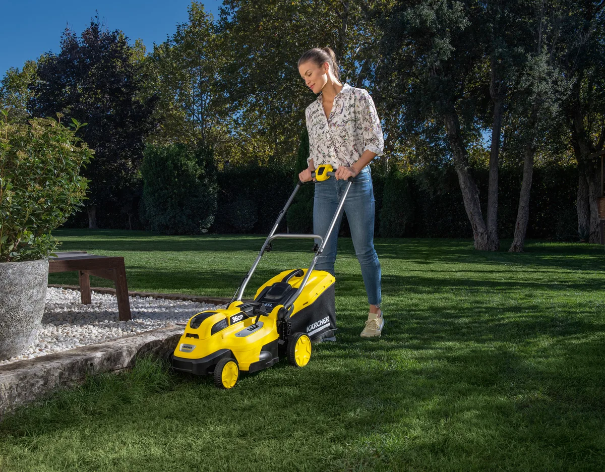 Аккумуляторная газонокосилка Karcher LMO 18-36, 18В, 36 см, высота скашивания 30-70 мм, без батареи и зарядного устройства