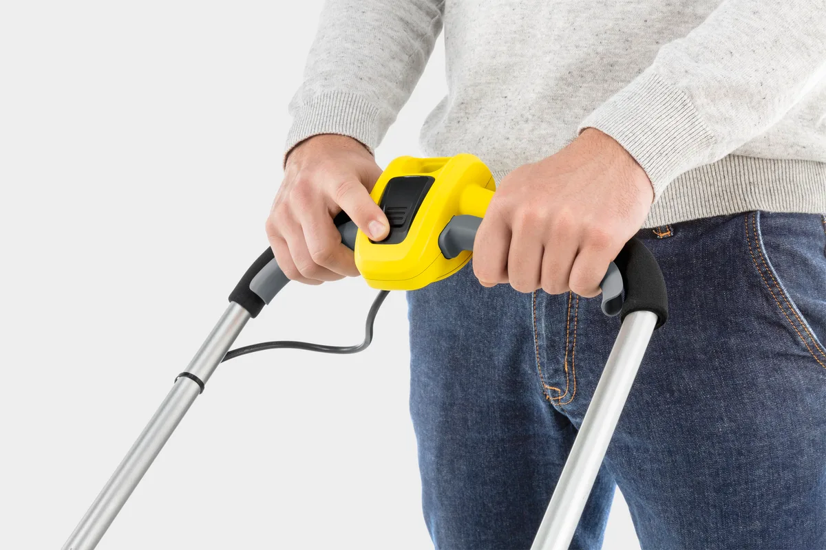 Аккумуляторная газонокосилка Karcher LMO 18-36, 18В, 36 см, высота скашивания 30-70 мм, без батареи и зарядного устройства