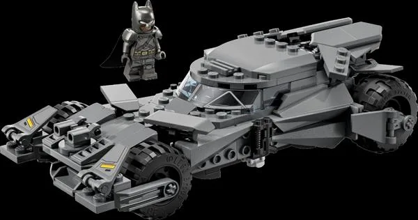 LEGO DC Batman Конструктор Бетмобіль 220 деталей Пластик 5х26х19 см