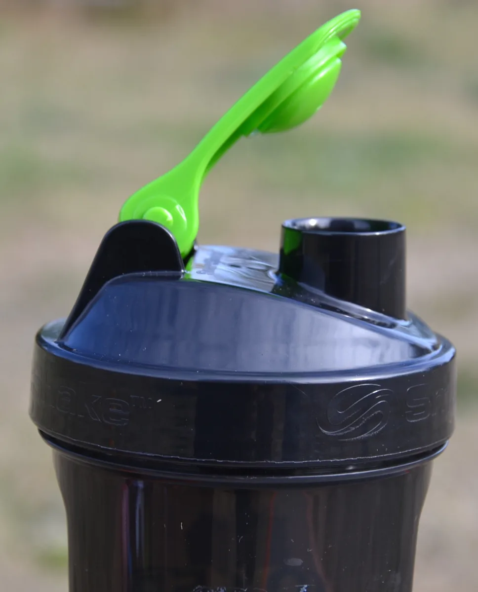 Шейкер спортивний SmartShake пластик 800 мл Чорний