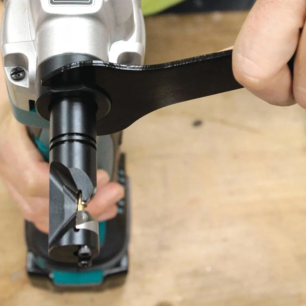 Акумуляторні висічні ножиці Makita DJN161Z LXT 18В, 1900 ходів/хв, для сталі до 1.6 мм, вага 2.2 кг, без акумулятора та зарядного