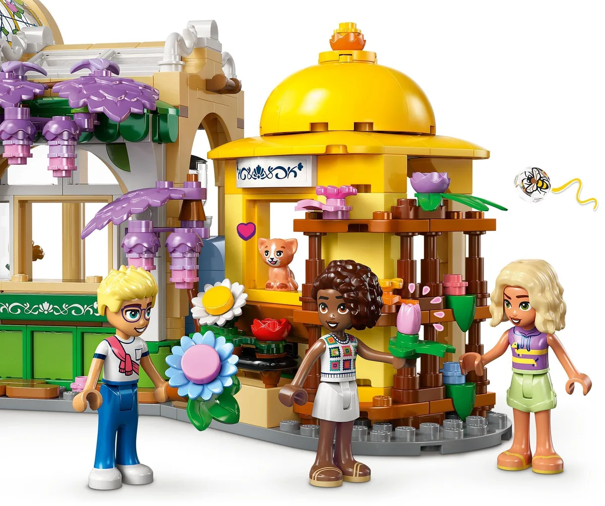 Конструктор LEGO Friends Кав'ярня пластикова різнокольорова 9+