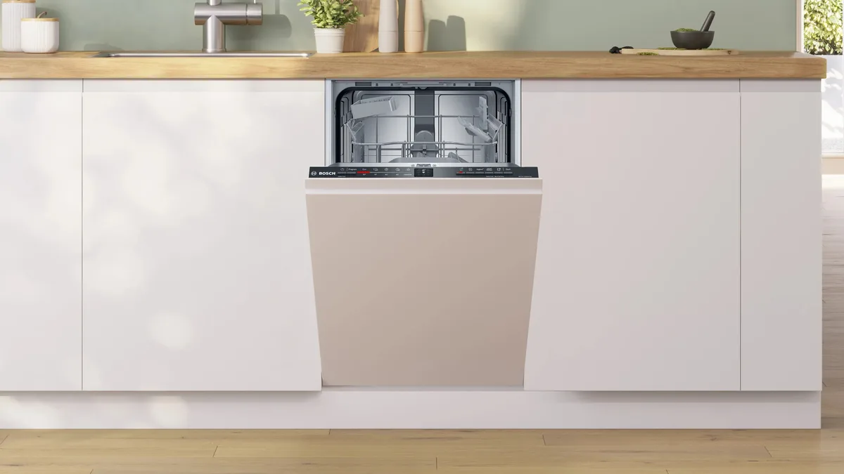 Встраиваемая посудомоечная машина Bosch, на 9 комплектов, класс энергоэффективности F, 45 см, белая