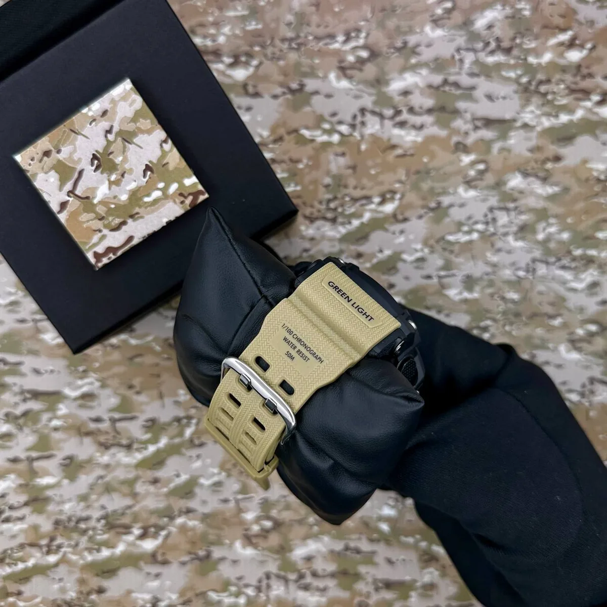 Наручні годинники Patriot полімер 52х52 мм чорні з хакі