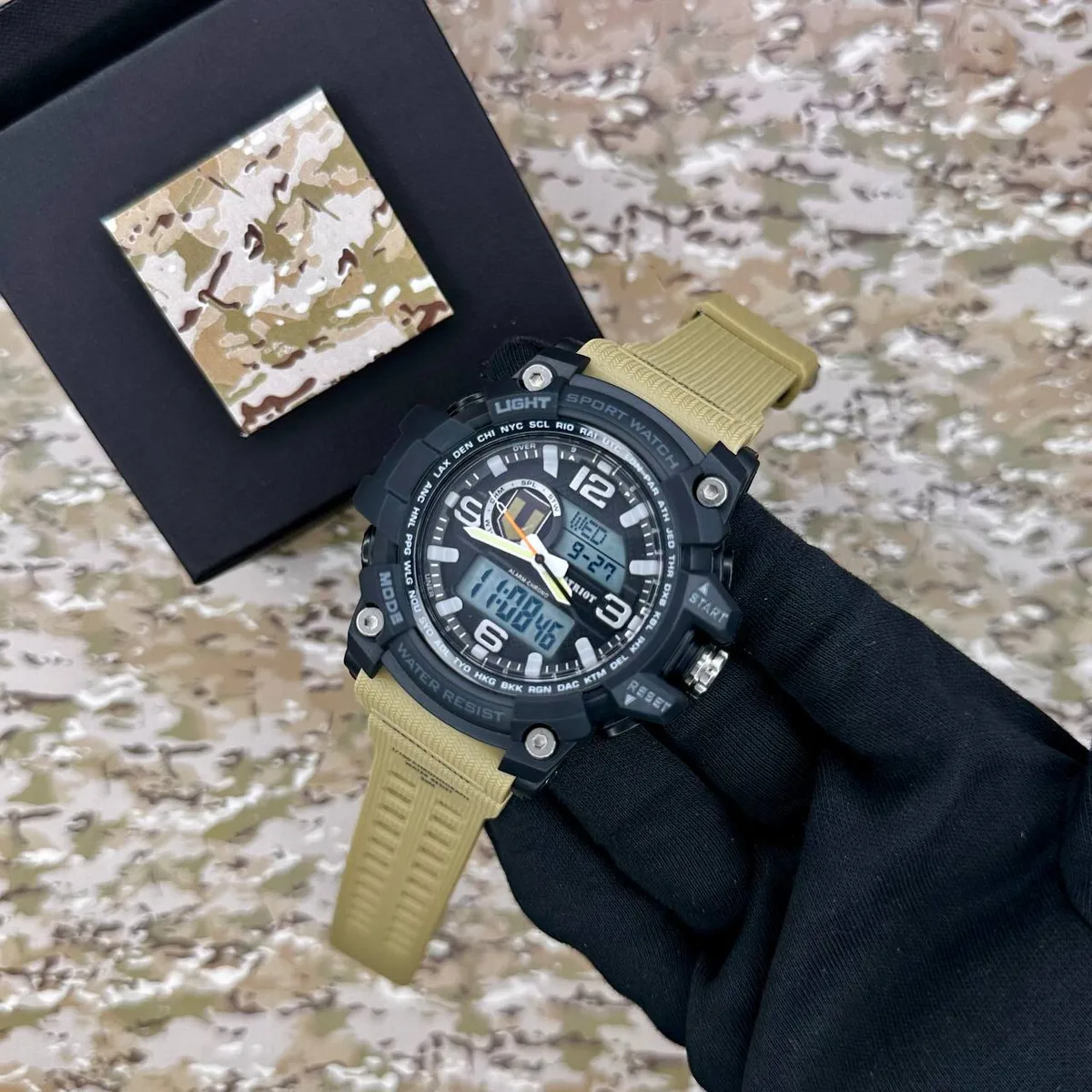 Наручні годинники Patriot полімер 52х52 мм чорні з хакі
