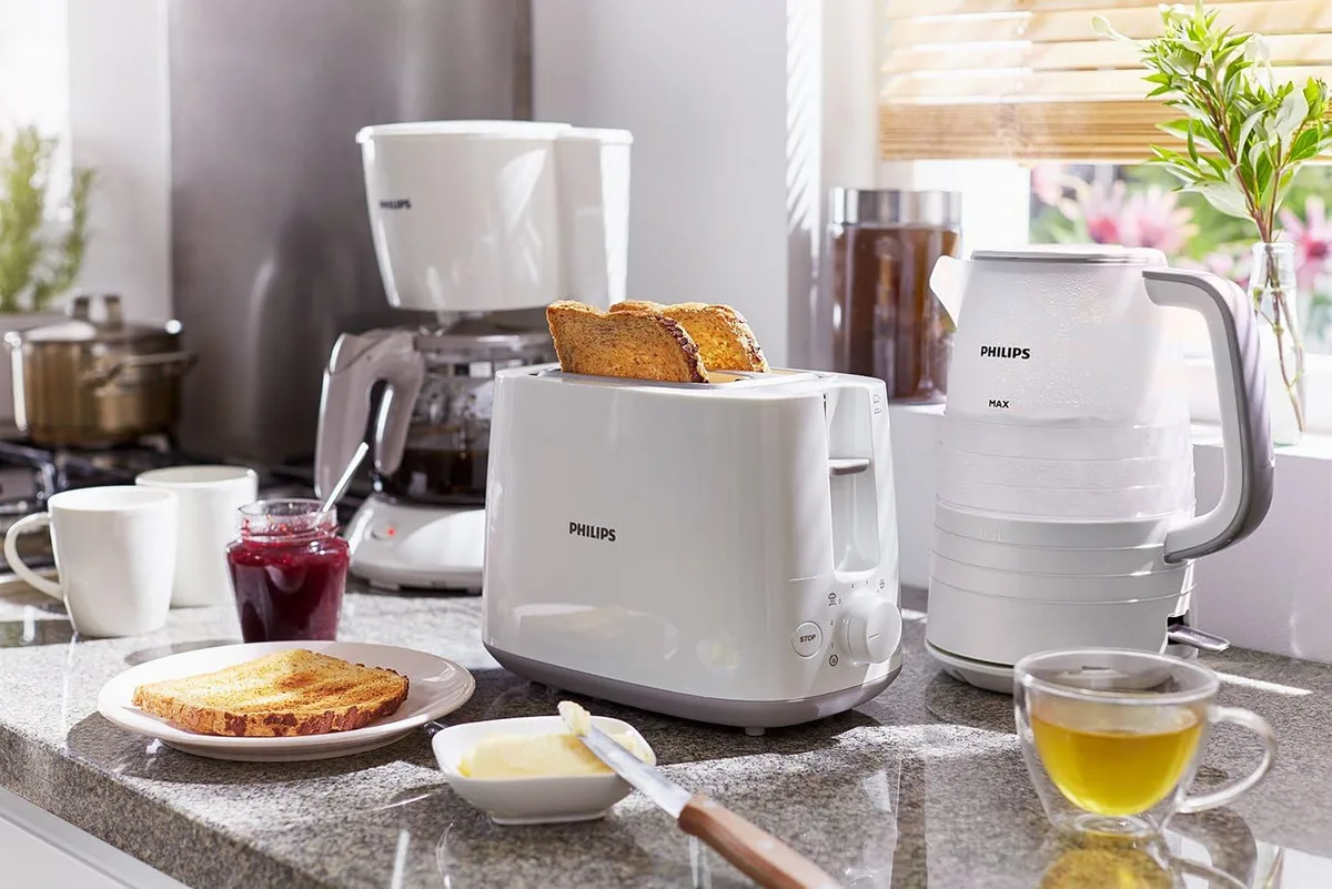 Тостер Philips Daily Collection 830 Вт, пластиковий, білий.