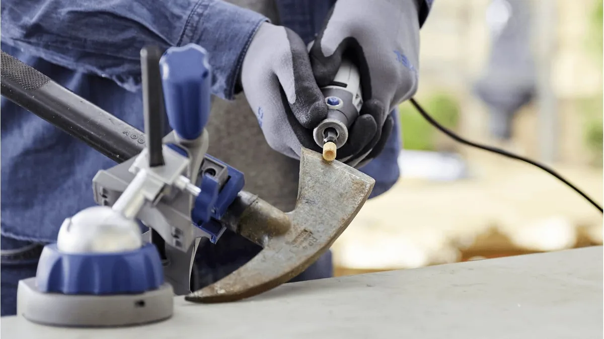 Шлифмашина Dremel 130Вт 10000-33000об/мин 0,55кг 15 насадок