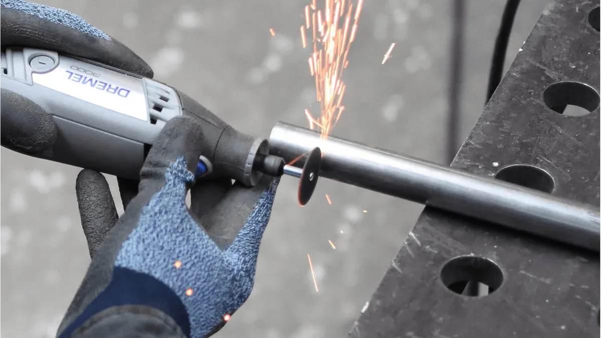 Шлифмашина Dremel 130Вт 10000-33000об/мин 0,55кг 15 насадок